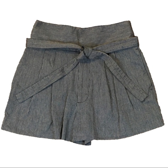 Marc By Marc Jacobs Pants - 🍂 3/$15 Marc Jacobs High Waist Pinstripe Shorts